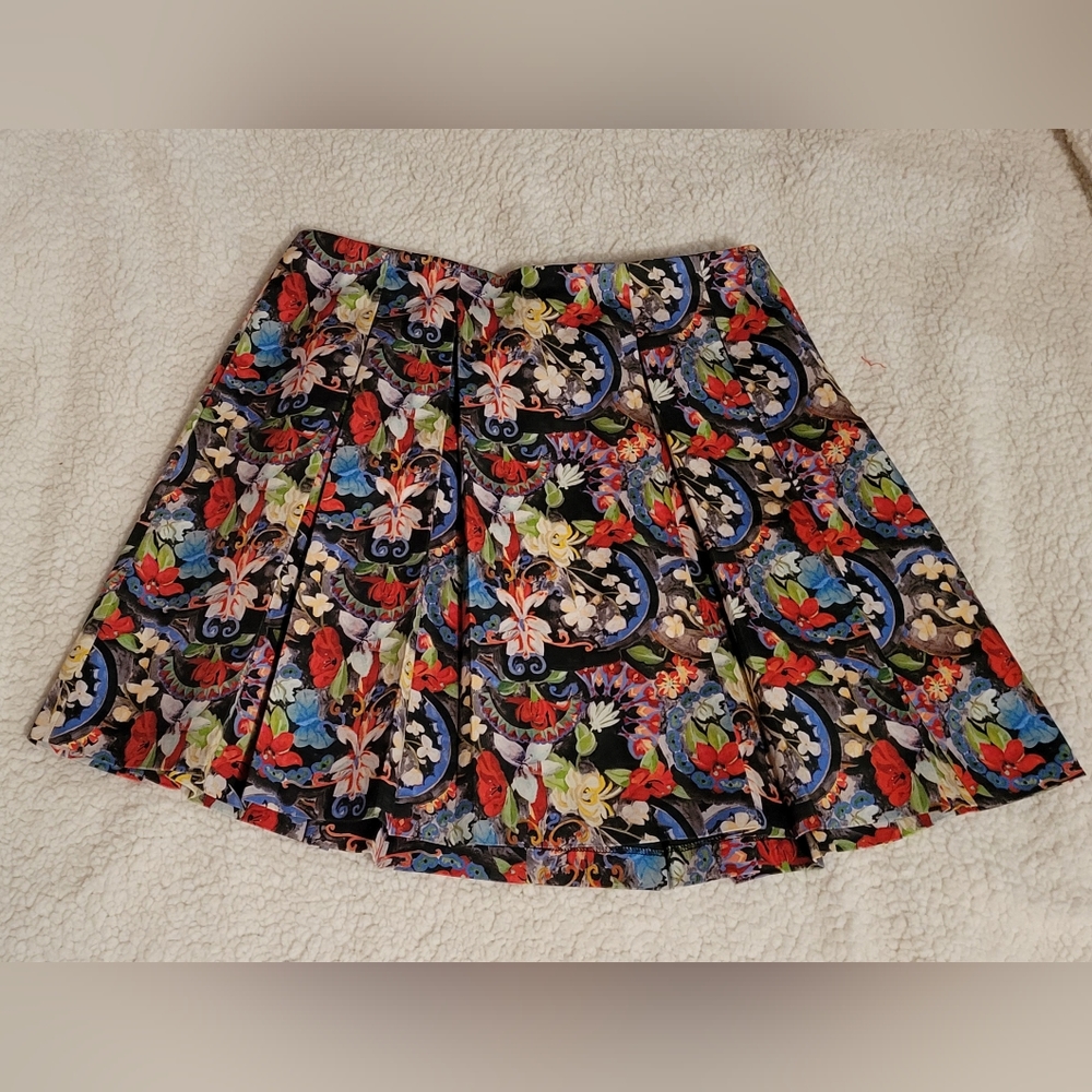 Alice +Olivia Floral pleated mini skirt size 8